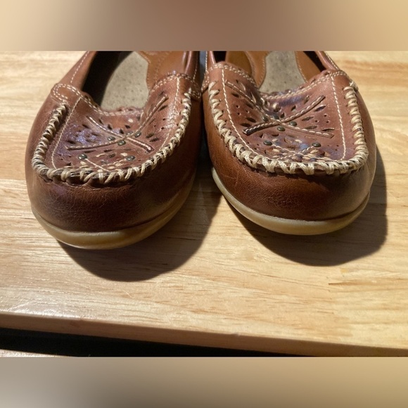 Thom Mcan slip on loafers in size 8W in good condition. See pics for details - Picture 5 of 11